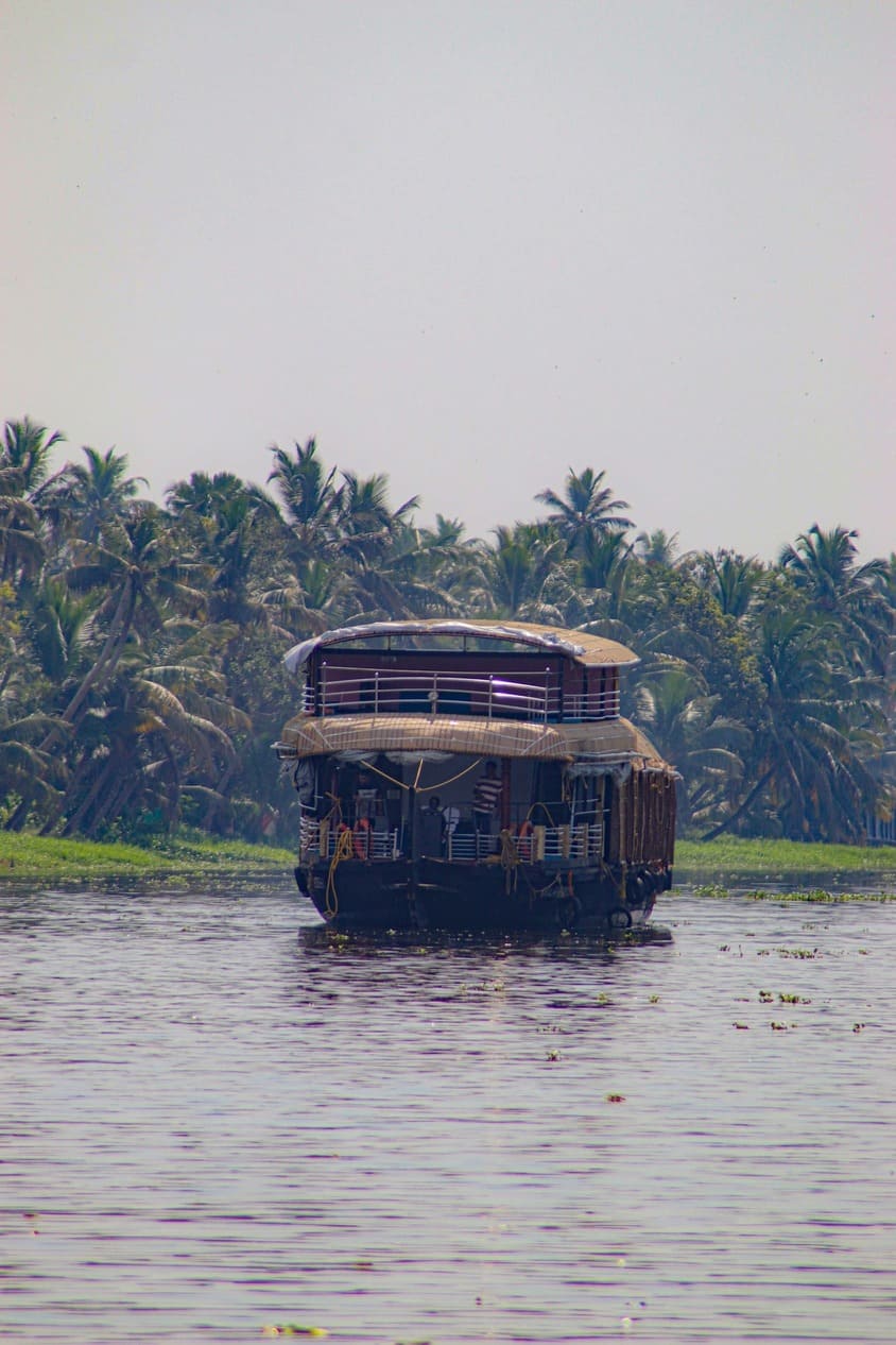 Cochin boat image